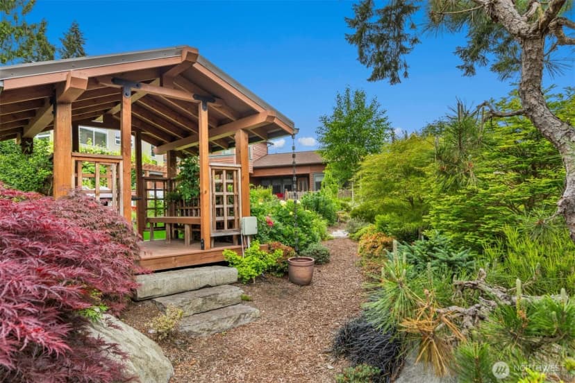 Property photo for 565 Ericksen Avenue Ne, Bainbridge Island photo 33