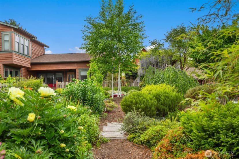 Property photo for 565 Ericksen Avenue Ne, Bainbridge Island photo 34