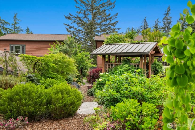 Property photo for 565 Ericksen Avenue Ne, Bainbridge Island photo 21