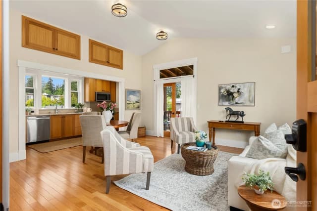 Property photo for 565 Ericksen Avenue Ne, Bainbridge Island photo 5