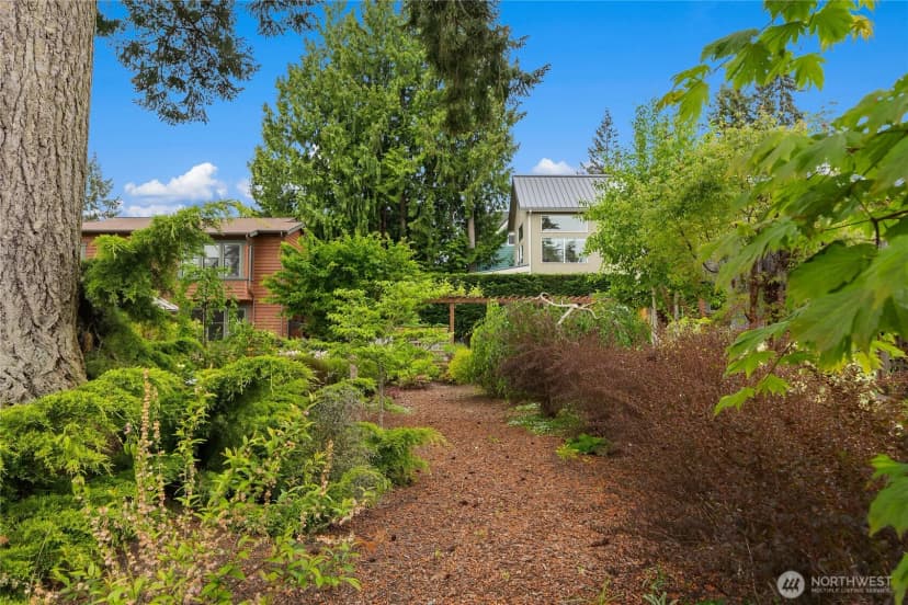 Property photo for 565 Ericksen Avenue Ne, Bainbridge Island photo 16