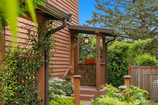 Property photo for 565 Ericksen Avenue Ne, Bainbridge Island photo 4