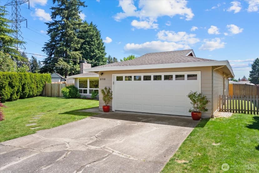 Property photo for 3715 Ne 10th Court, Renton photo 38