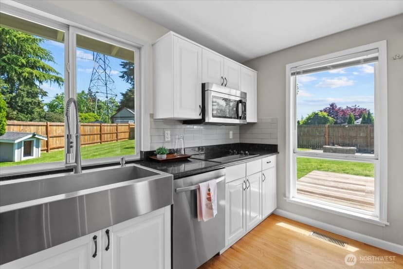 Property photo for 3715 Ne 10th Court, Renton photo 15