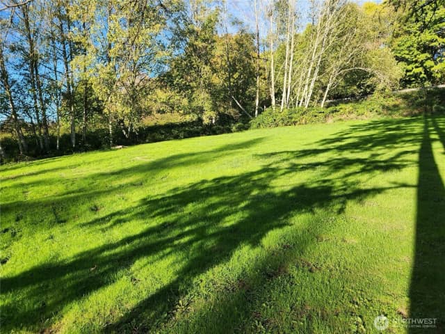 Property photo for 9859 Redmond-woodinville Road Ne, Redmond photo 4