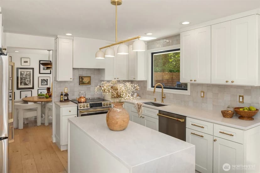 Property photo for 7709 Ridgecrest Lane, Mercer Island photo 9