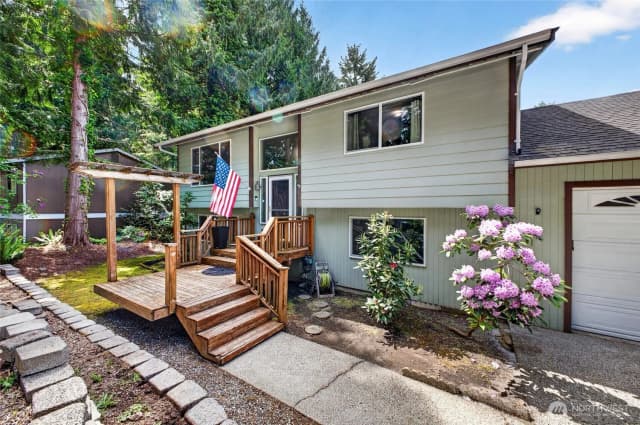 Property photo for 4216 W Tapps Drive E, Lake Tapps photo 2