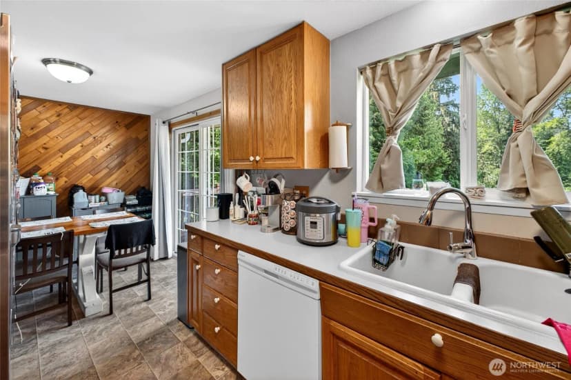 Property photo for 4216 W Tapps Drive E, Lake Tapps photo 9