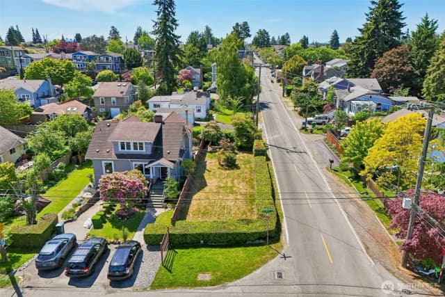 Property photo for 8620 28th Avenue Nw, Seattle photo 2