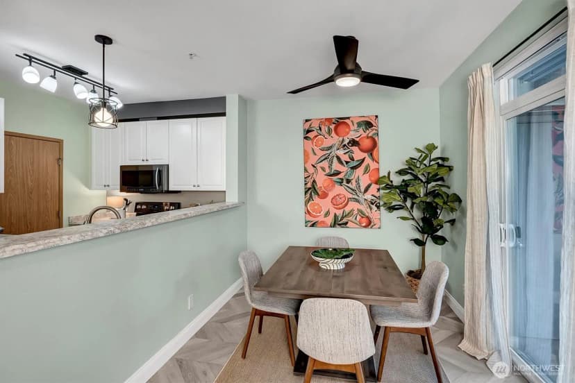 Property photo for 10825 Se 200th Street #e202, Kent photo 5