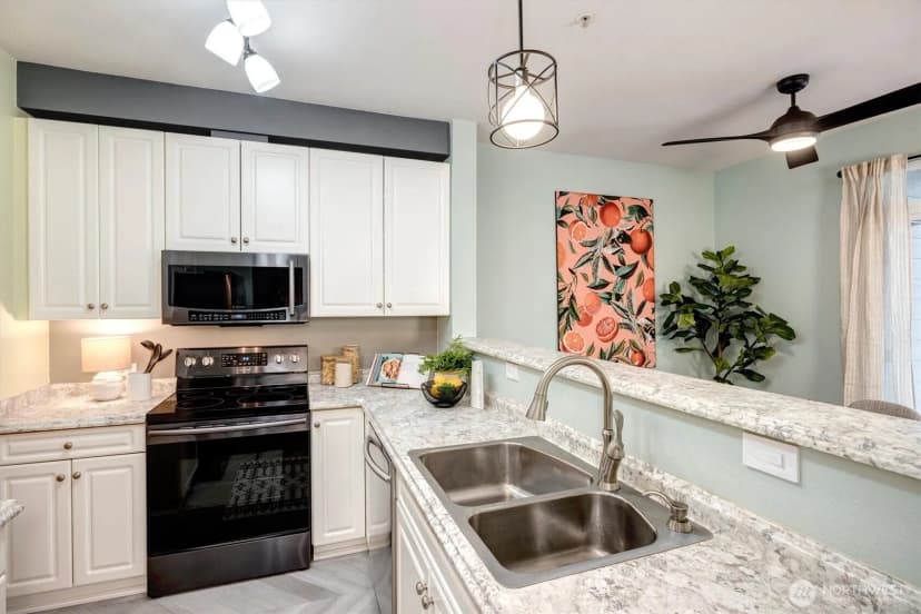 Property photo for 10825 Se 200th Street #e202, Kent photo 8