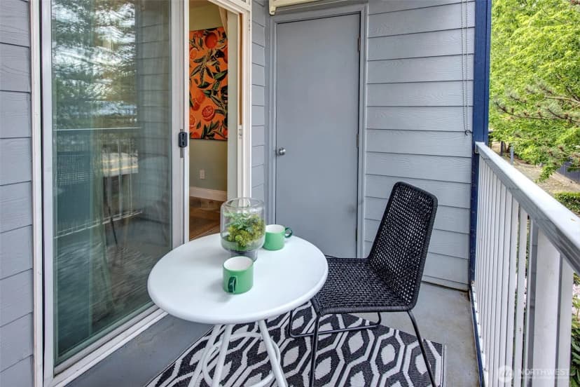 Property photo for 10825 Se 200th Street #e202, Kent photo 15