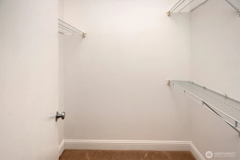 Property photo for 10825 Se 200th Street #e202, Kent photo 12