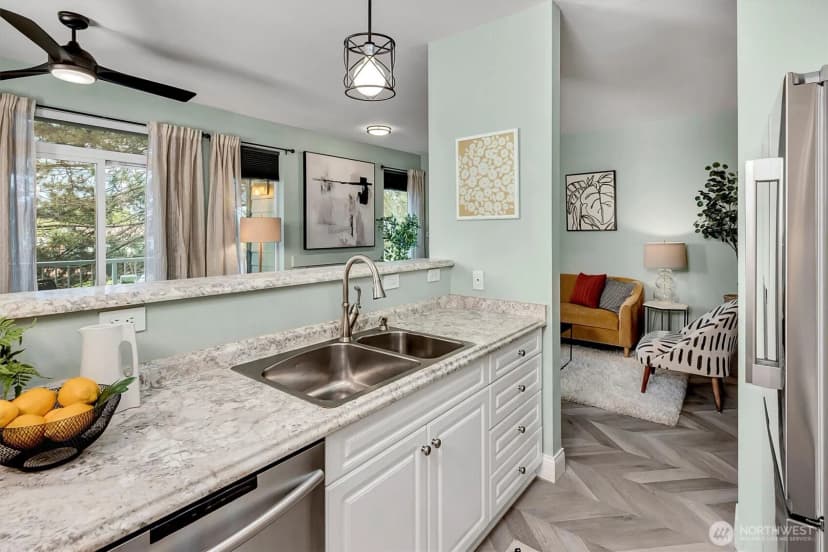 Property photo for 10825 Se 200th Street #e202, Kent photo 9