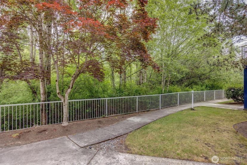 Property photo for 10825 Se 200th Street #e202, Kent photo 18