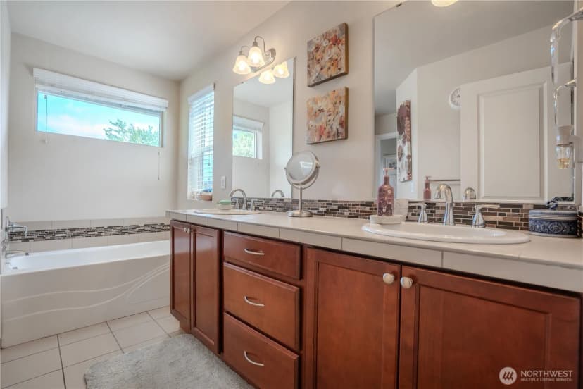Property photo for 1929 65th Avenue Se, Tumwater photo 10