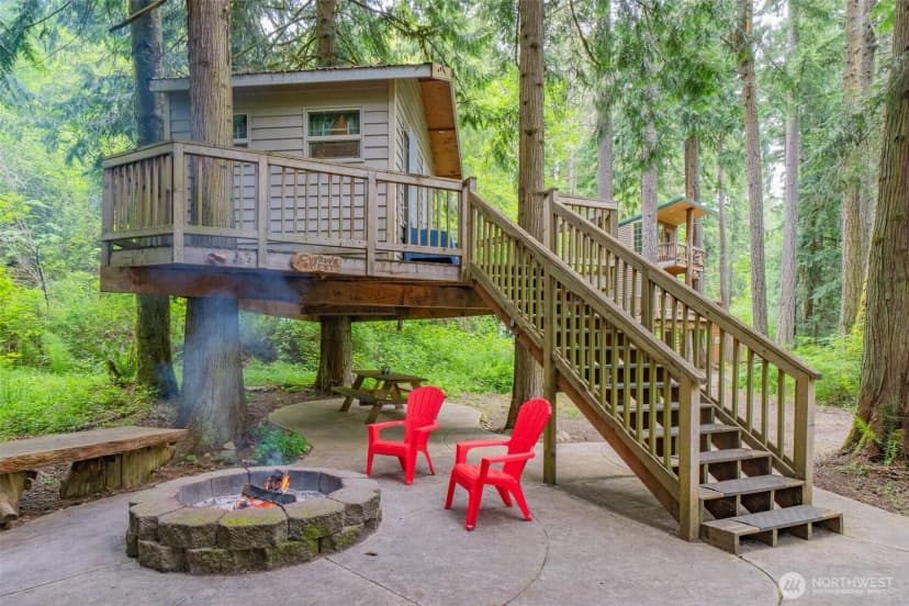 Property photo for 14121 Beaver Drive Se, Rainier