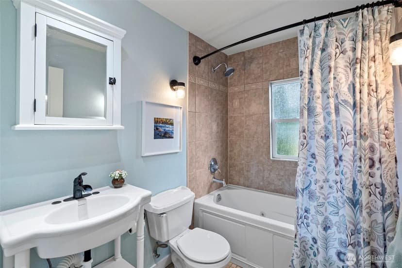 Property photo for 8016 E Daniels Loop, Port Orchard photo 16