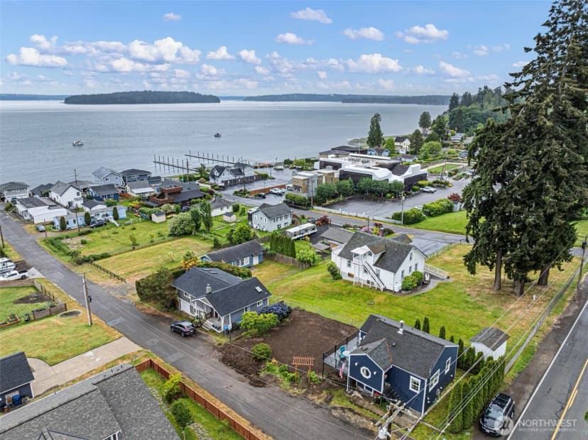 Property photo for 8016 E Daniels Loop, Port Orchard photo 31