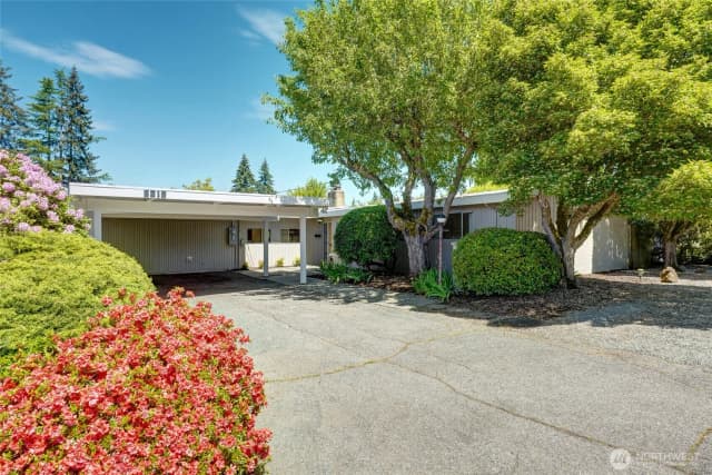 Property photo for 8210 Se 36th Street, Mercer Island