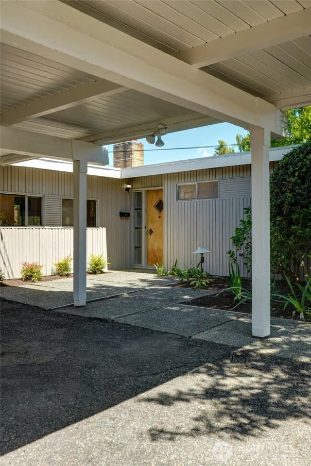 Property photo for 8210 Se 36th Street, Mercer Island photo 4