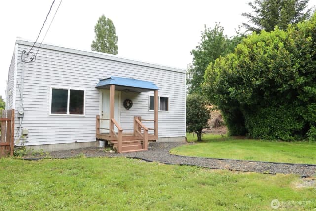 Property photo for 1405 Flower Avenue, Port Orchard photo 2
