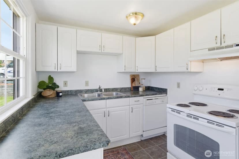 Property photo for 7306 S 115th Street, Seattle photo 14