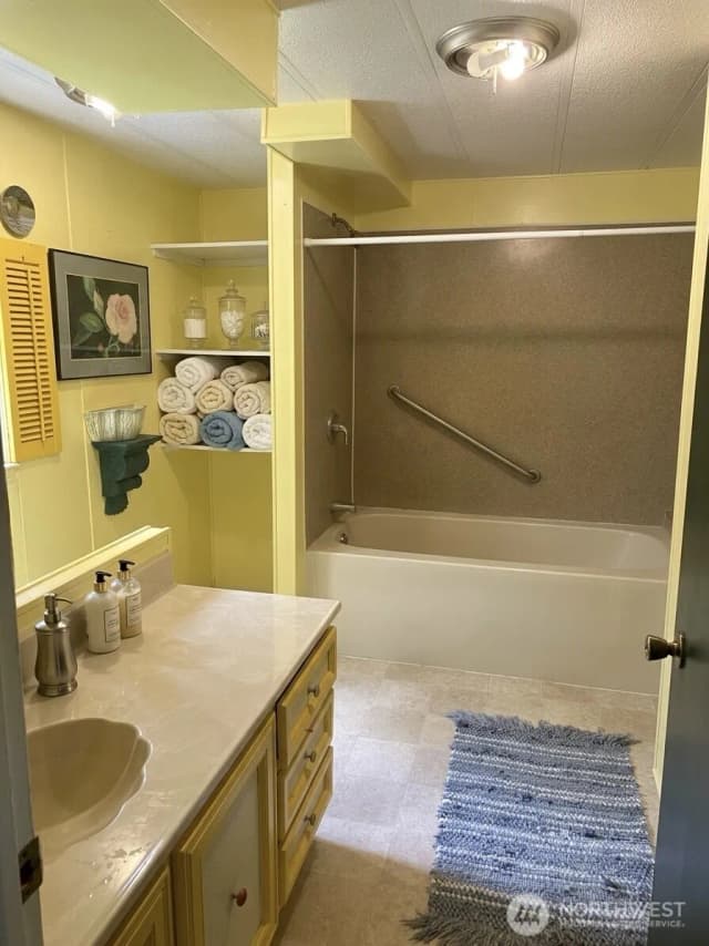 Property photo for 32711 36th Avenue E, Eatonville photo 4