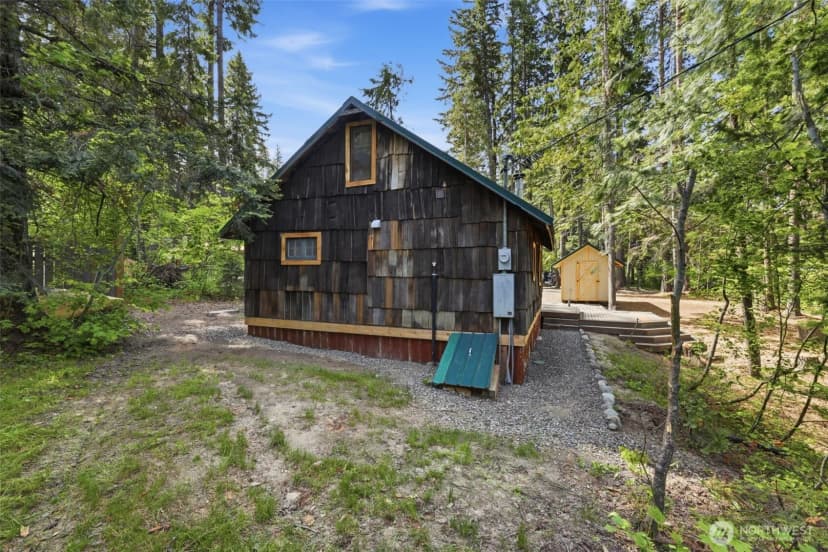 Property photo for 881 Lake Cabins Road, Ronald photo 20