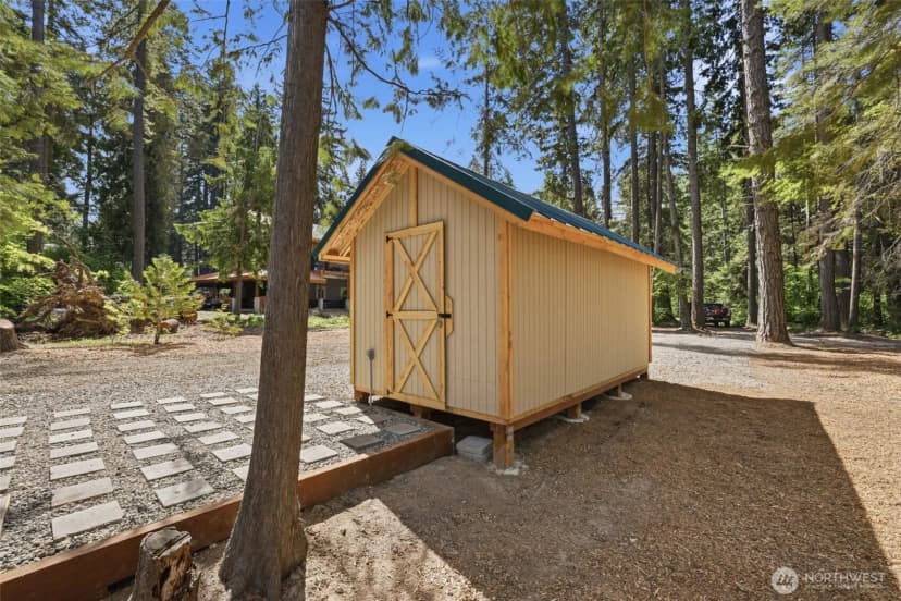 Property photo for 881 Lake Cabins Road, Ronald photo 17