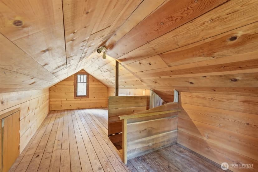 Property photo for 881 Lake Cabins Road, Ronald photo 13