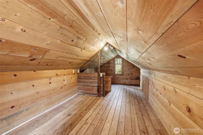 Property photo for 881 Lake Cabins Road, Ronald photo 14