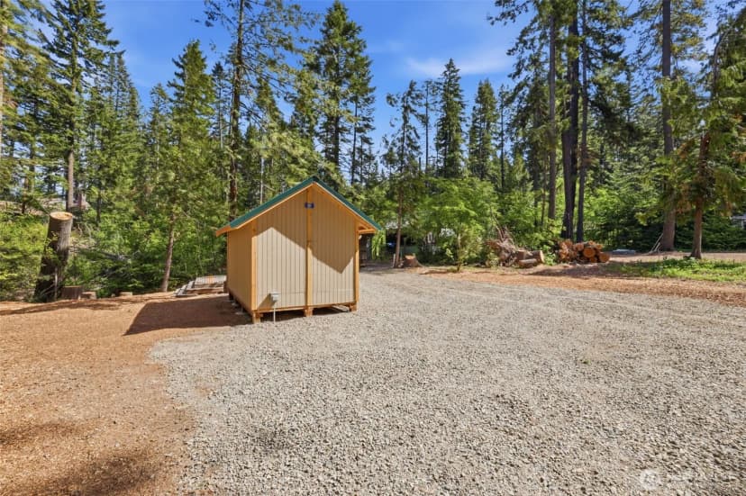 Property photo for 881 Lake Cabins Road, Ronald photo 16