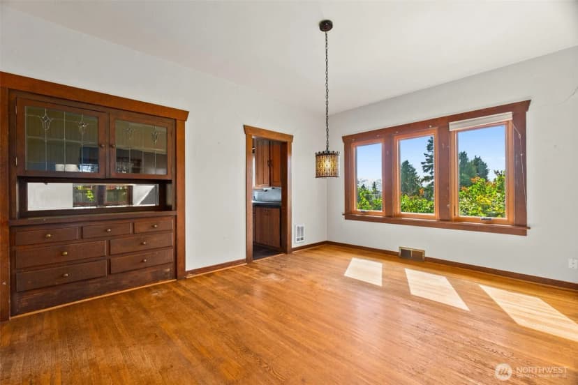 Property photo for 515 N 41st Street, Seattle photo 10