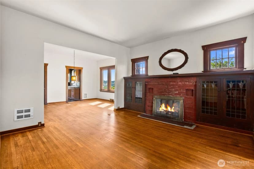 Property photo for 515 N 41st Street, Seattle photo 2