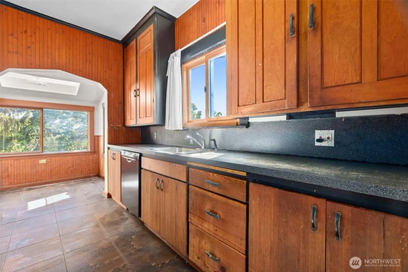 Property photo for 515 N 41st Street, Seattle photo 4