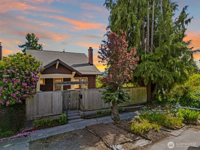 Property photo for 515 N 41st Street, Seattle