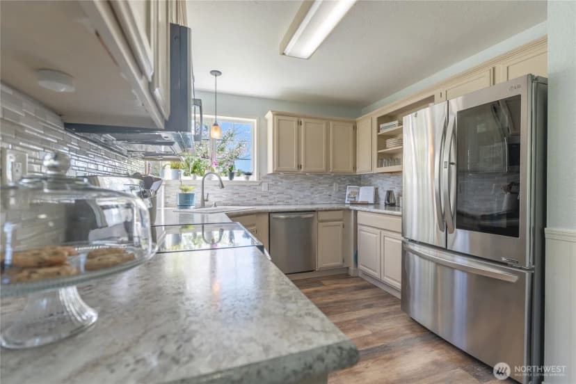 Property photo for 1010 Rosa Court, Napavine photo 11