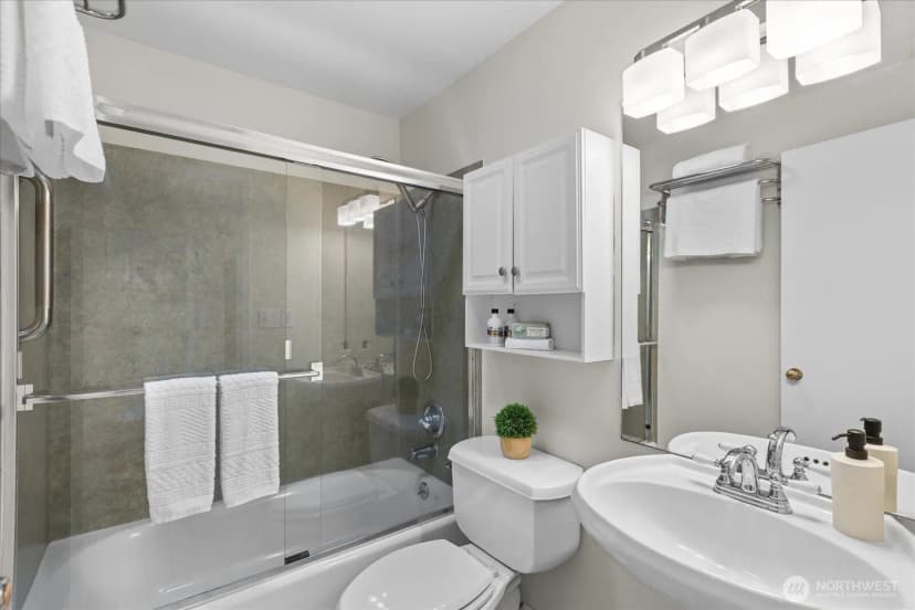 Property photo for 19120 3rd Avenue Ne, Shoreline photo 25