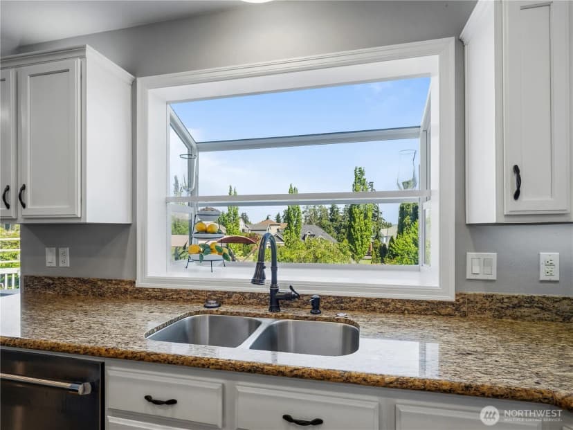 Property photo for 4029 Crystal Ridge Drive Se, Puyallup photo 10