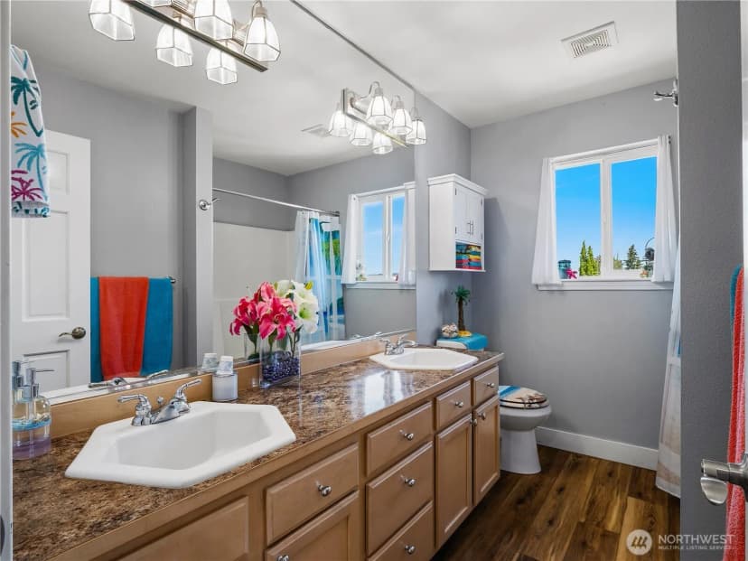 Property photo for 4029 Crystal Ridge Drive Se, Puyallup photo 28