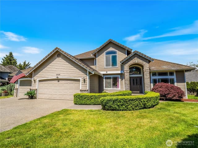 Property photo for 4029 Crystal Ridge Drive Se, Puyallup photo 2