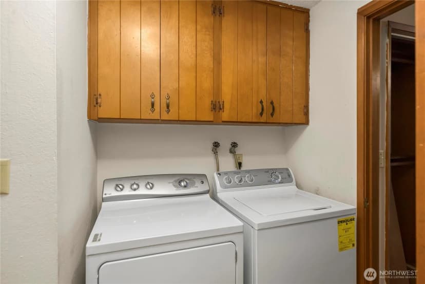 Property photo for 108 Haman Lane W, Lakewood photo 18