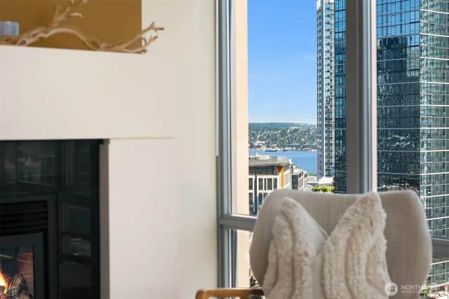 Property photo for 819 Virginia Street #2704, Seattle photo 4