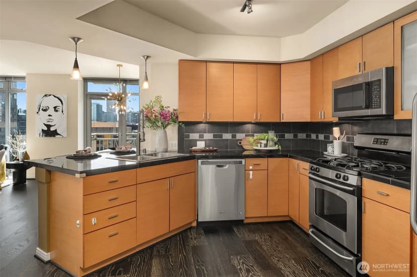 Property photo for 819 Virginia Street #2704, Seattle photo 9