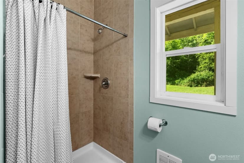 Property photo for 17310 Herron Road Nw, Lakebay photo 13