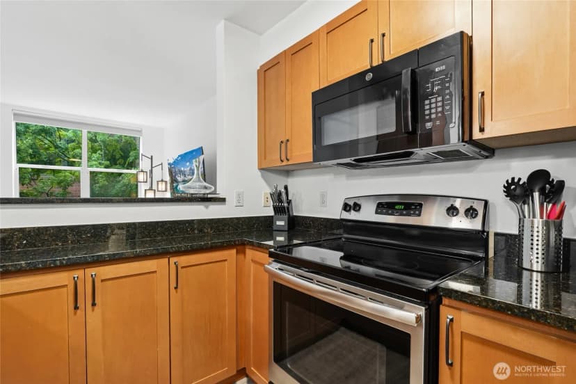 Property photo for 118 107th Avenue Ne ##b115, Bellevue photo 8