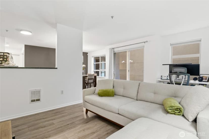 Property photo for 118 107th Avenue Ne ##b115, Bellevue photo 7