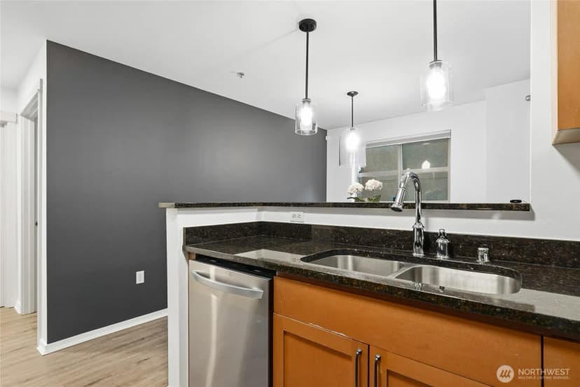 Property photo for 118 107th Avenue Ne ##b115, Bellevue photo 11