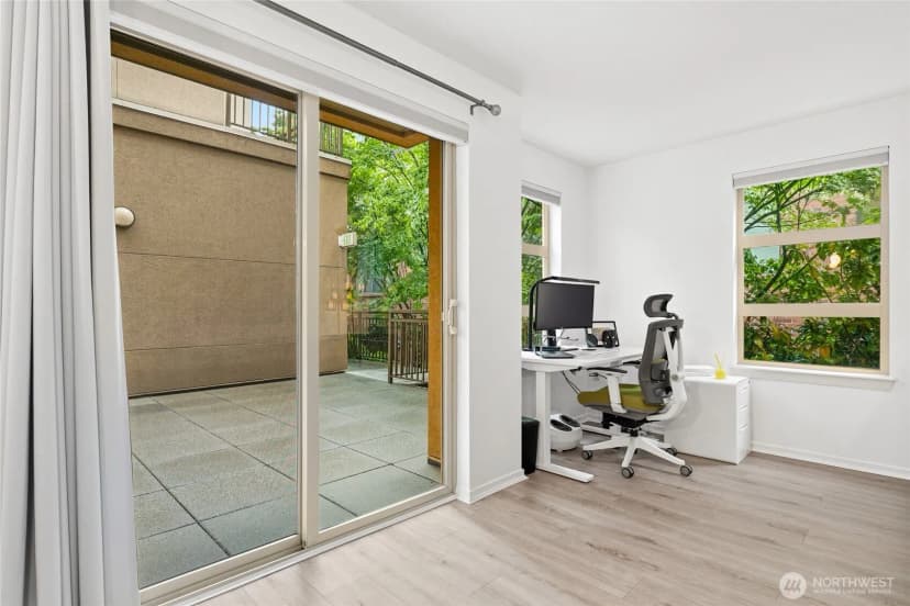 Property photo for 118 107th Avenue Ne ##b115, Bellevue photo 6